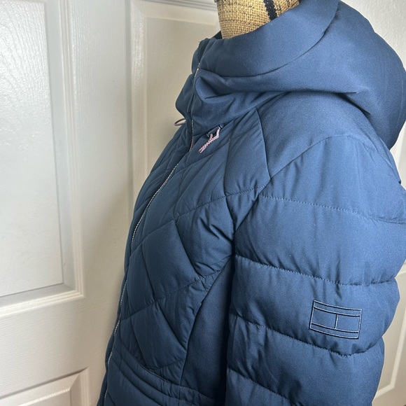 Tommy Hilfiger Women's Navy Puffer Jacket - Picture 4 of 5